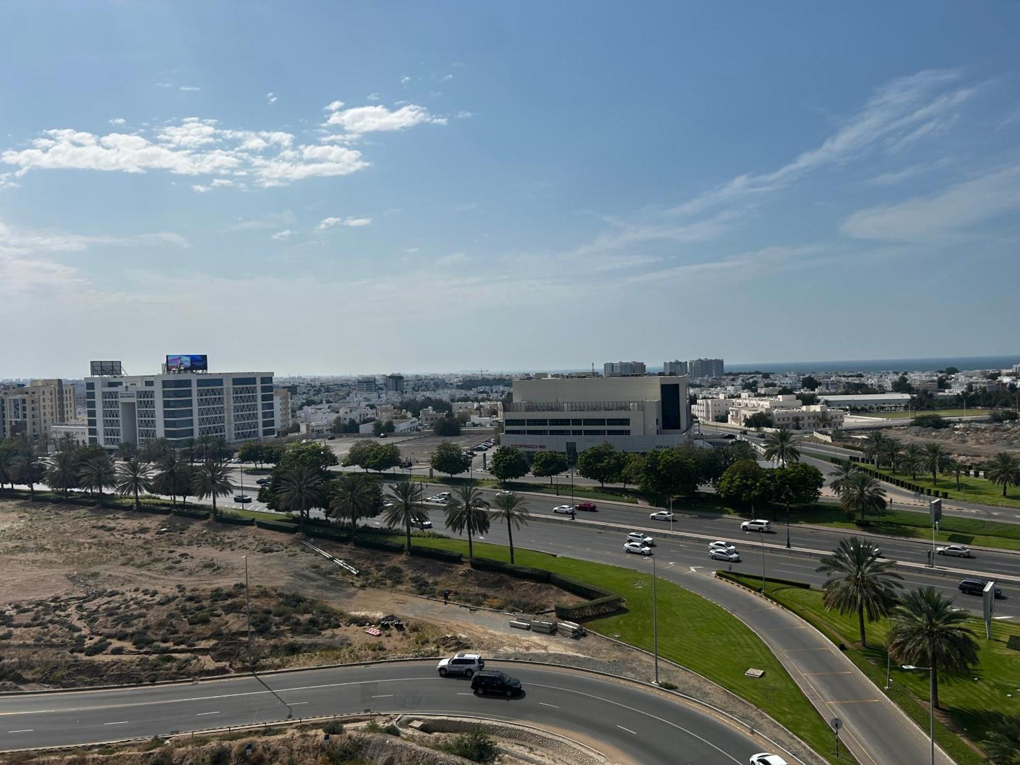 Golden Tulip Muscat Hotel Exterior foto